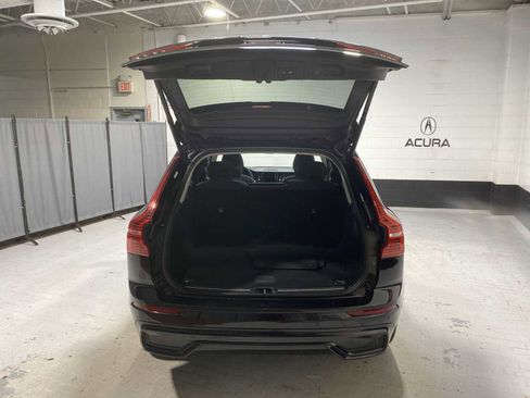Used 2023 Volvo XC60 B5 Plus image 19