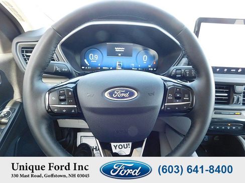 Used 2023 Ford Escape Platinum w/ Premium Technology Package image 17
