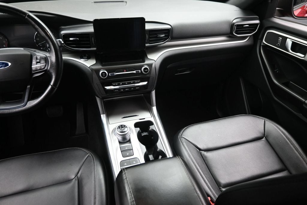 Used 2020 Ford Explorer XLT RWD image 16
