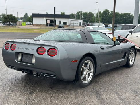 Used 2004 Chevrolet Corvette Coupe w/ Preferred Equipment Group RWD image 7