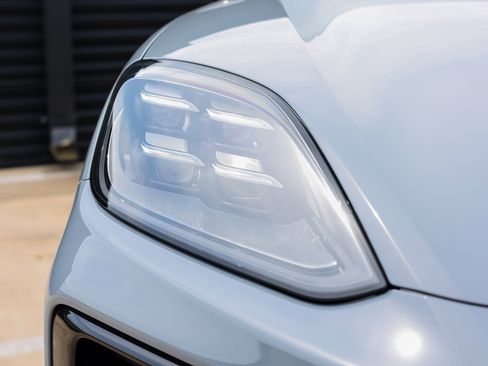 New 2025 Porsche Cayenne E-Hybrid Coupe image 13