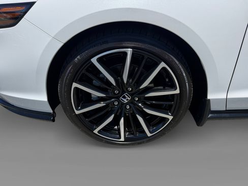 Used 2025 Honda Accord Touring image 9