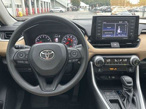 Certified 2020 Toyota RAV4 XLE w/ Convenience Package FWD image 7