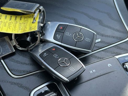 Used 2020 Mercedes-Benz GLC 300 GLC 300 image 33