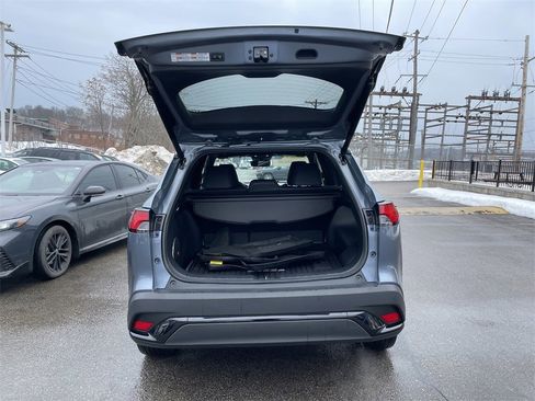 Used 2024 Toyota Corolla Cross XSE w/ Convenience Package image 13