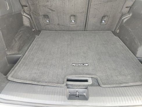 Used 2025 Nissan Rogue SV image 31