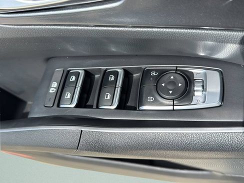Certified 2026 Kia Sorento S w/ S Panoramic Sunroof Package FWD image 24