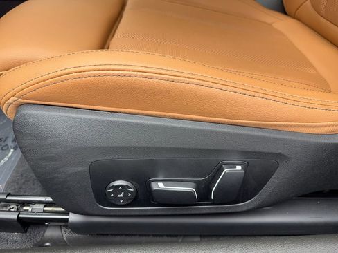 Used 2025 BMW 230i Coupe w/ Premium Package RWD image 37
