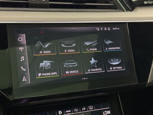 Certified 2024 Audi SQ8 e-tron Premium Plus w/ Black Optic Package AWD/4WD image 19