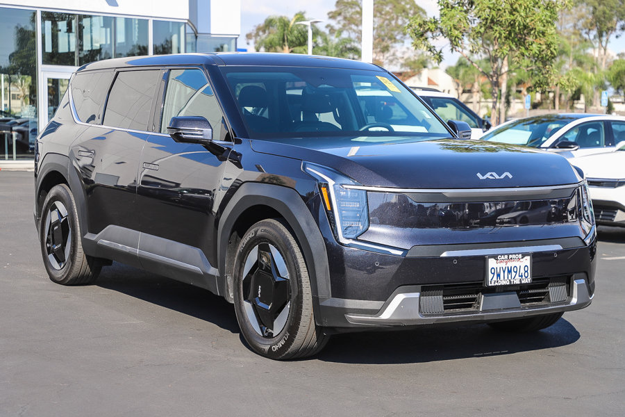 Used 2026 Kia EV9 Light RWD image 3