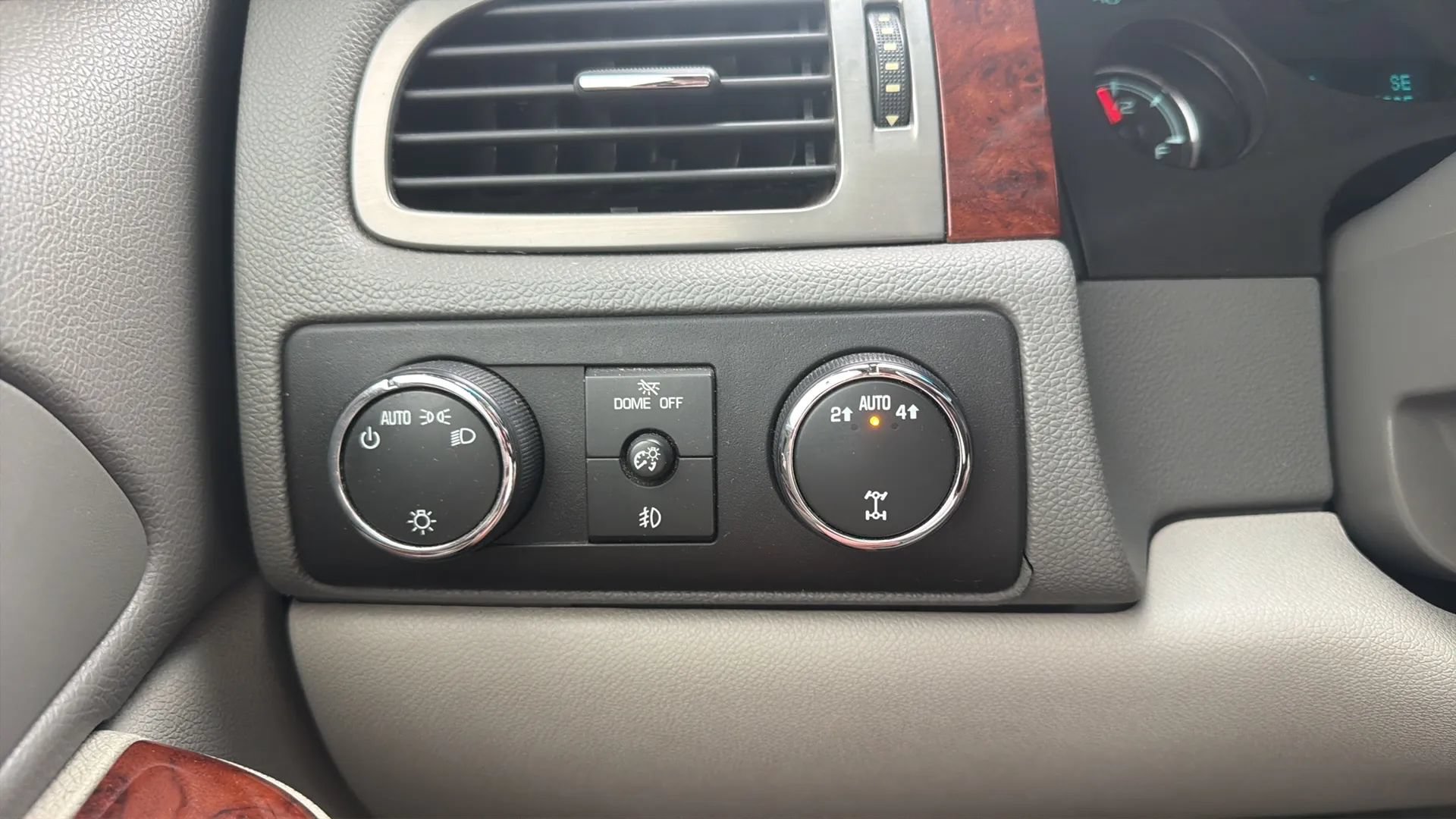 Used 2011 GMC Yukon SLT AWD/4WD image 14