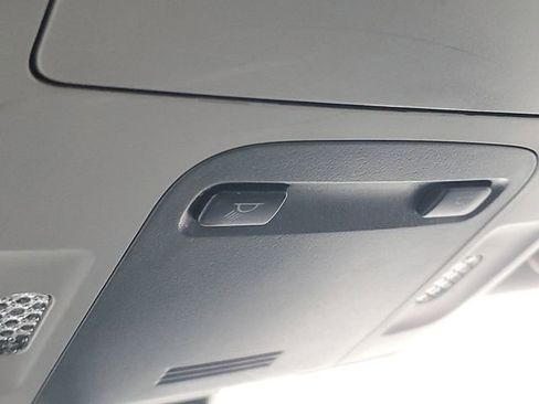 Used 2024 Toyota Camry SE image 27