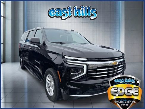 Certified 2025 Chevrolet Suburban LT image 1