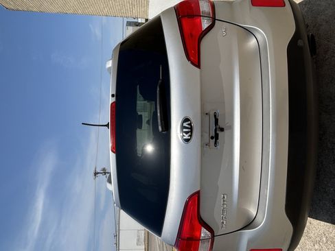 Used 2015 Kia Sorento LX AWD/4WD image 8