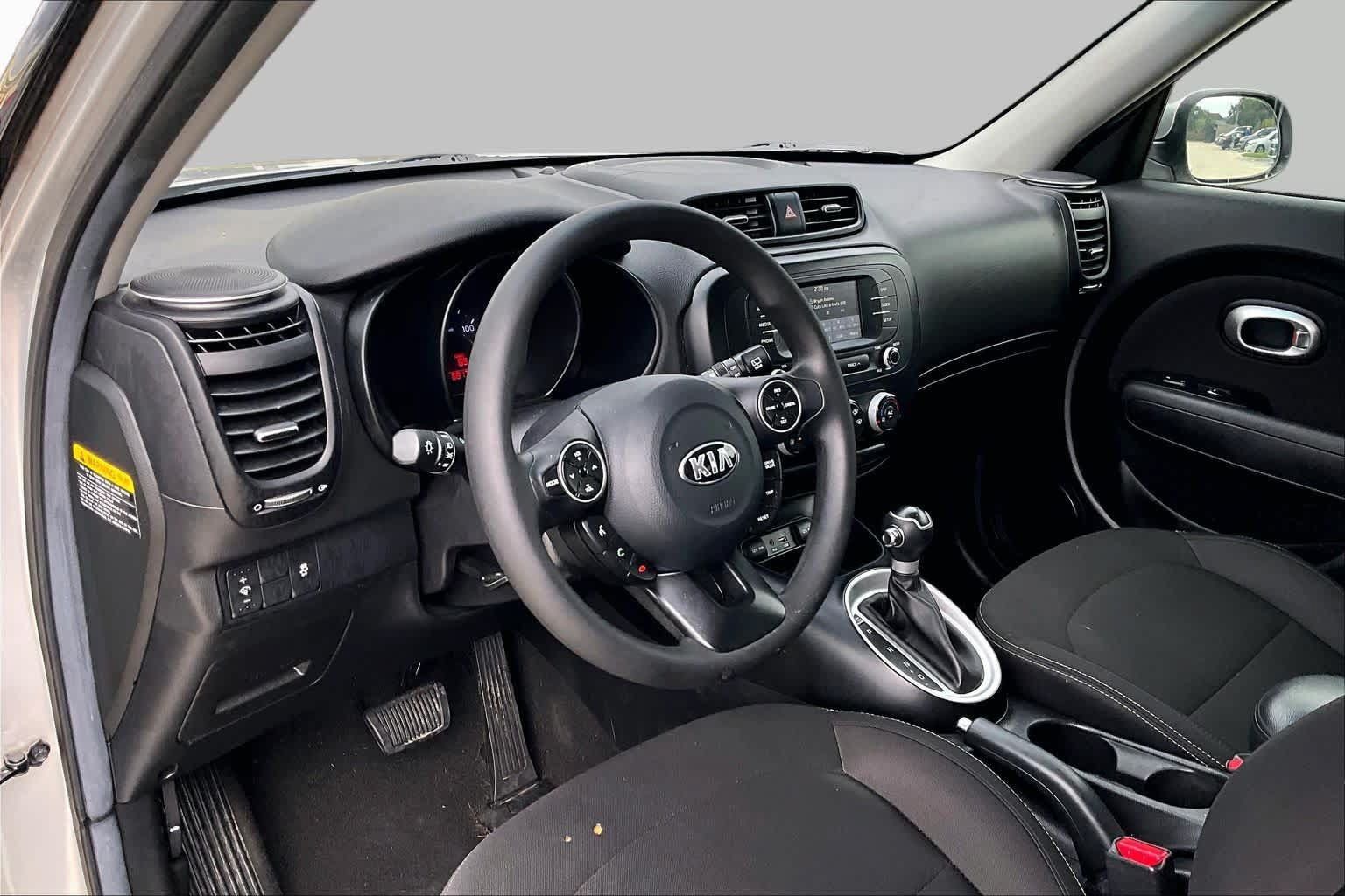Used 2019 Kia Soul FWD image 12
