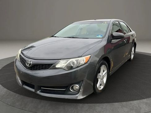 Used 2012 Toyota Camry XLE image 1
