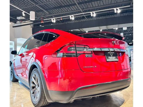 Used 2018 Tesla Model X 75D image 16