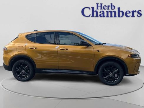 Used 2024 Dodge Hornet R/T Plus w/ Tech Pack Plus w/o Parking image 11