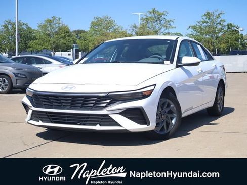 Used 2024 Hyundai Elantra SEL FWD image 1