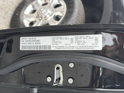 Used 2024 RAM 2500 Big Horn w/ Bed Utility Group image 33