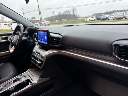 Used 2022 Ford Explorer XLT w/ Equipment Group 202A image 48