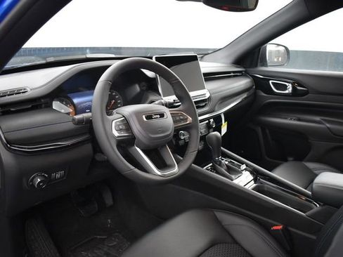 New 2026 Jeep Compass Latitude w/ Sun and Sound Group image 12