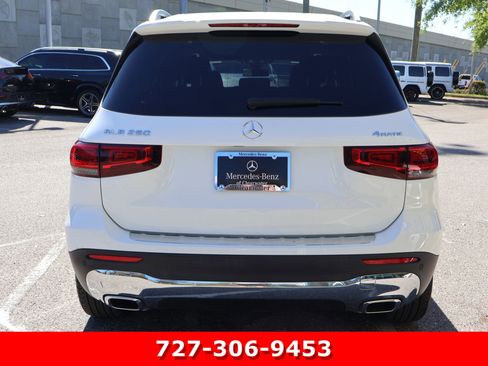 Certified 2022 Mercedes-Benz GLB 250 4MATIC image 8