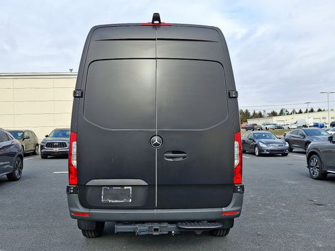 Used 2024 Mercedes-Benz Sprinter 2500 image 5