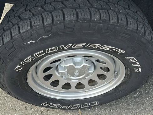 Used 2019 Chevrolet Silverado 1500 W/T RWD image 17