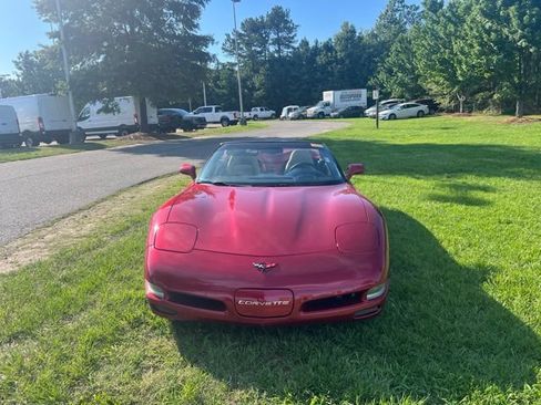 Used 2004 Chevrolet Corvette Convertible w/ Preferred Equipment Group RWD image 13