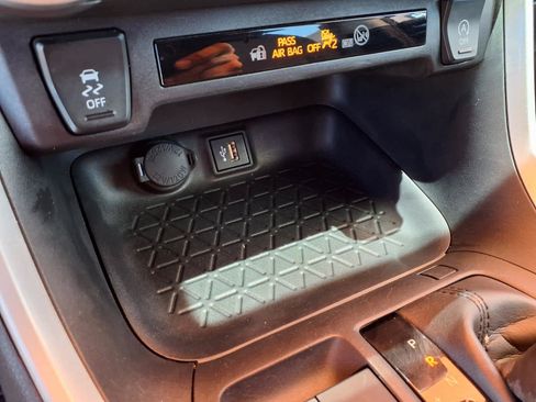 Certified 2025 Toyota RAV4 XLE FWD image 23