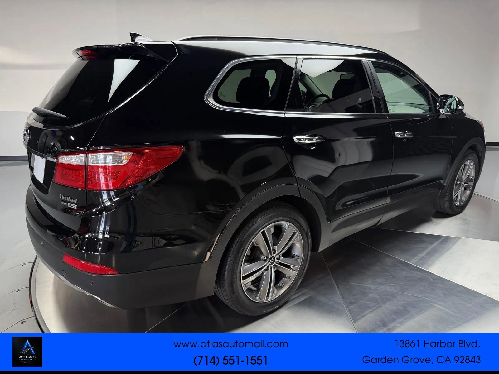 Used 2015 Hyundai Santa Fe Limited w/ Option Group 04 AWD/4WD image 2