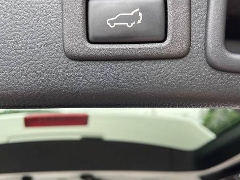 Used 2017 Subaru Forester 2.5i Limited w/ Popular Package #1 AWD/4WD image 16