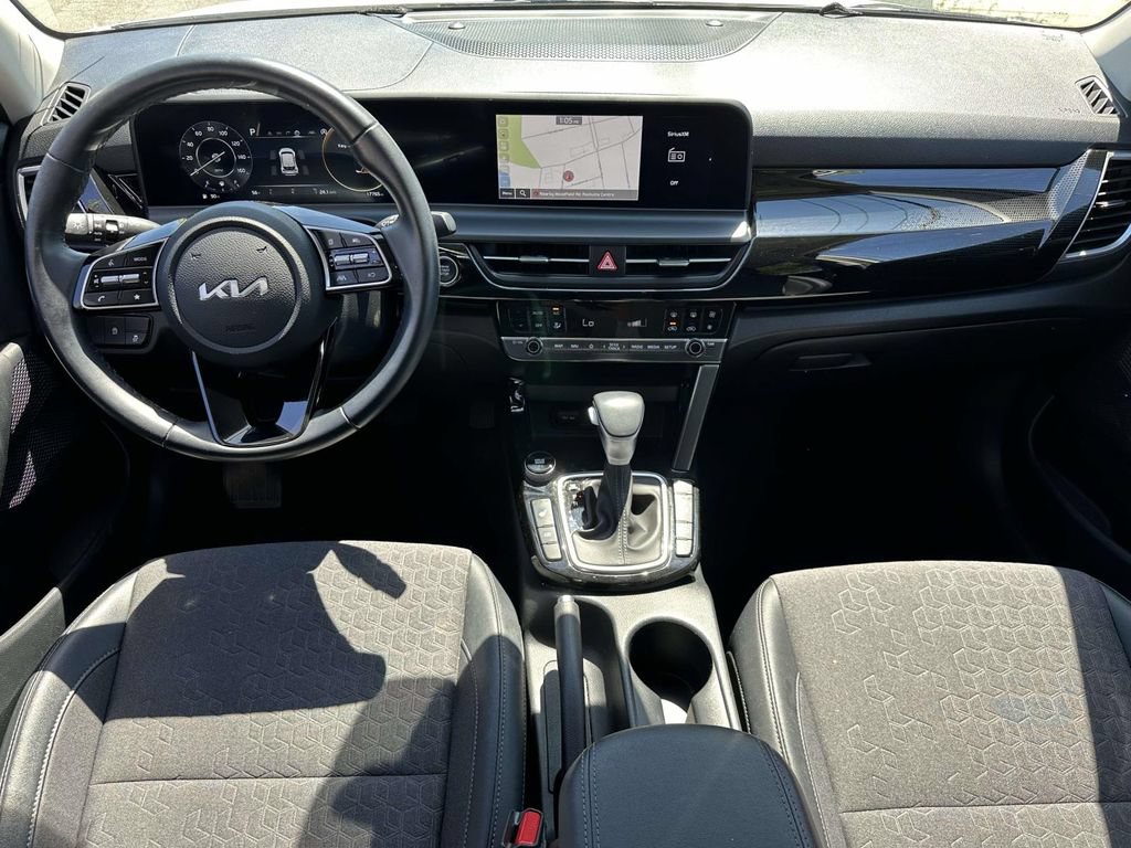 Used 2024 Kia Seltos S AWD/4WD image 16