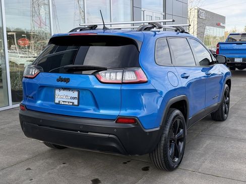 Used 2023 Jeep Cherokee Altitude Lux w/ Mopar Interior Package image 7