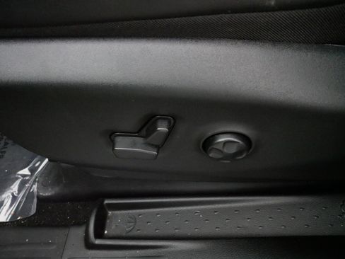 Used 2024 Chrysler Pacifica Limited w/ S Appearance Package image 20