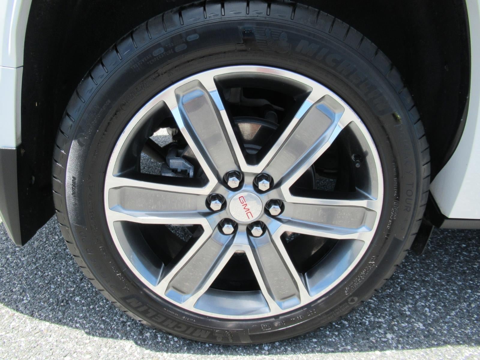 Used 2019 GMC Acadia Denali w/ Technology Package FWD image 8