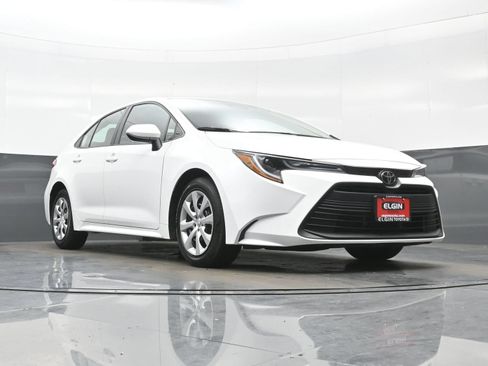 Used 2024 Toyota Corolla LE FWD image 24