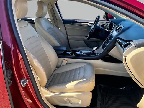 Used 2015 Ford Fusion SE w/ Equipment Group 502A FWD image 8