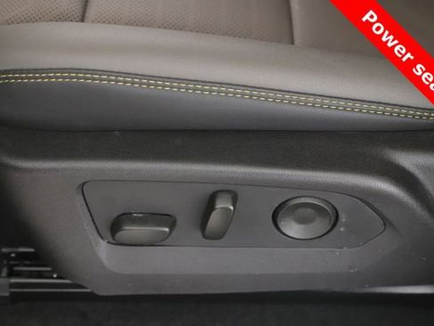 Used 2025 Chevrolet Colorado ZR2 w/ Technology Package image 18