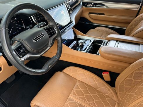 Used 2022 Jeep Grand Wagoneer Series III w/ Rear Seat Video Group 1 AWD/4WD image 10