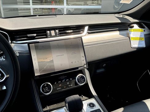 New 2026 Jaguar F-PACE R-Dynamic S image 7