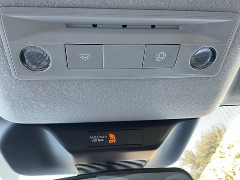 Used 2025 Nissan Kicks SV image 28