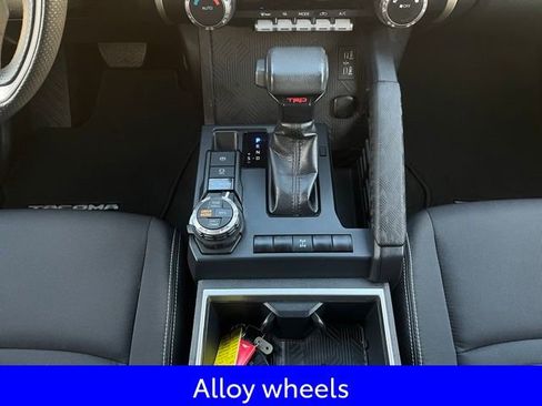 Used 2024 Toyota Tacoma TRD Sport image 28