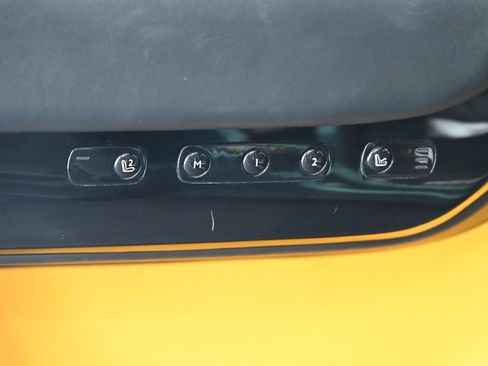 Used 2023 Rolls-Royce Cullinan image 15