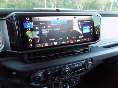 Certified 2025 Jeep Wrangler Sport S image 19