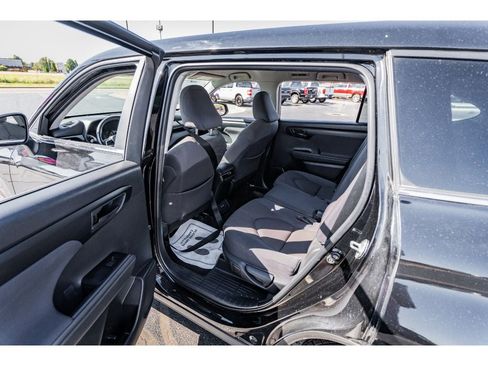 Used 2023 Toyota Highlander LE image 23