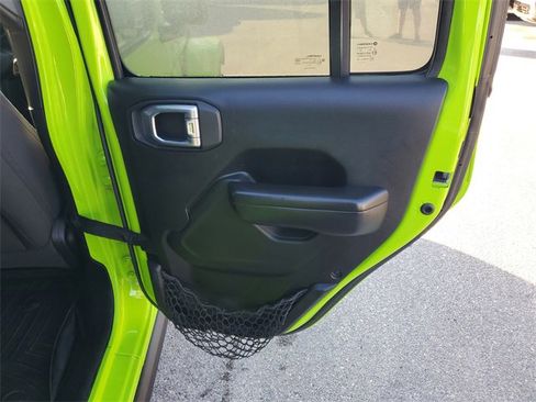 Used 2021 Jeep Gladiator Willys image 33