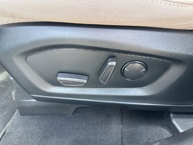 Used 2022 Ford Explorer XLT RWD image 16