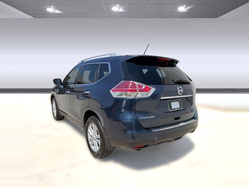 Used 2016 Nissan Rogue SV image 3